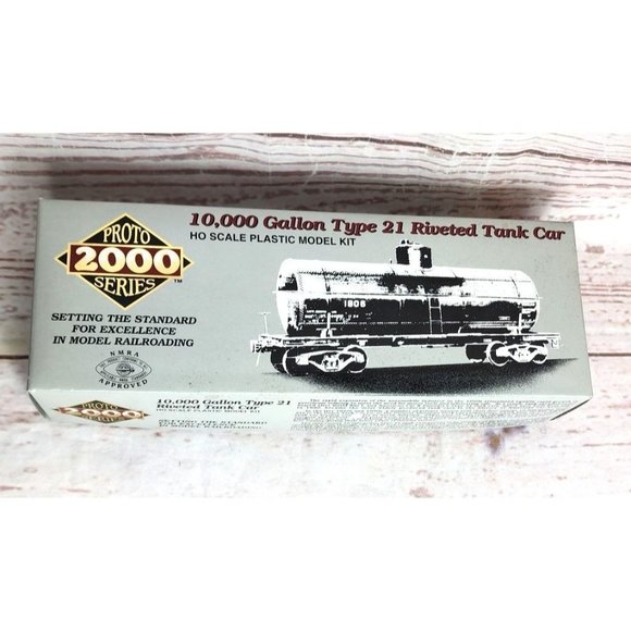 Proto 2000 Series 10,000 Gallon Type 21 Riveted Tank Car HO Scale - Model Train - Picture 1 of 16